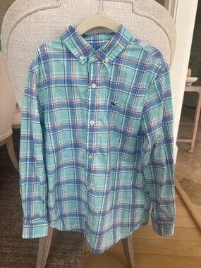 Vineyard Vines performance shirt size 7